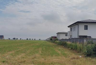 Teren de 3000 mp, în Cristian - 1