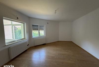 Casă cu 6 camere cu Teren 480 Mp în Banloc - 4