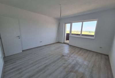 Apartament cu 3 camere decomandat în Exterior Vest - 2