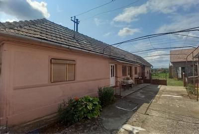 Casă cu 4 camere în Bucerdea Grânoasă