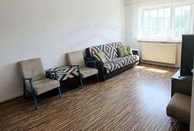 Apartament cu 3 camere decomandat, mobilat în Micro 16
