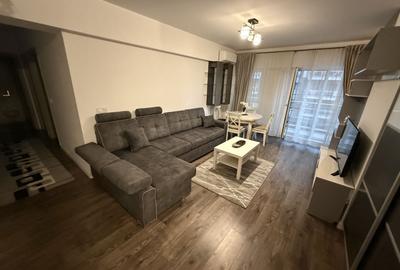 Apartament cu 3 camere semidecomandat, mobilat în Pipera