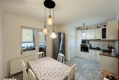 Apartament cu 4 camere în Sub Arini