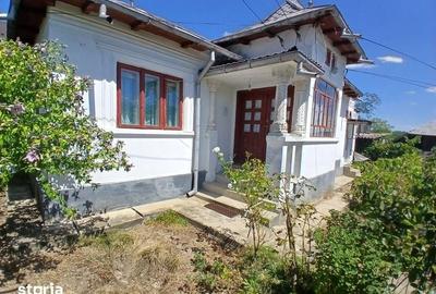 Casă cu 3 camere cu Teren 70 Mp în Săpata