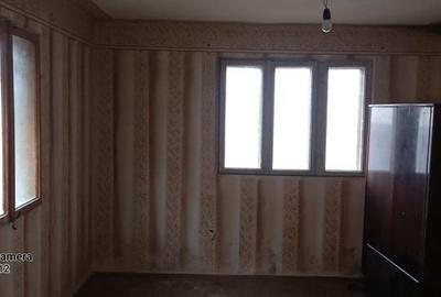 Casă cu 4 camere cu Teren 120 Mp în Boteni