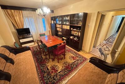 Apartament cu 4 camere decomandat în Casa de Cultură