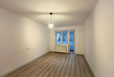 Apartament cu 3 camere decomandat în 7 Noiembrie - 8