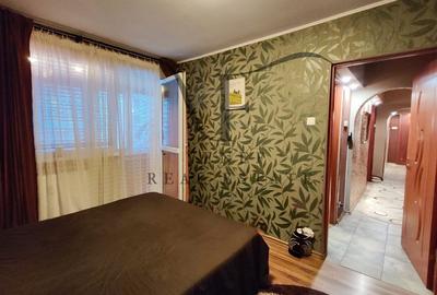 Apartament cu 3 camere decomandat în Obor