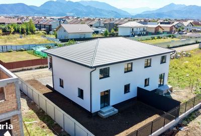 Casă cu 4 camere cu Teren 250 Mp în Tărlungeni