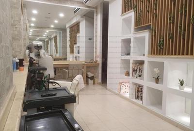 Spațiu comercial, de 135 mp, în Tei
