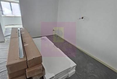 Apartament cu 3 camere în Decebal