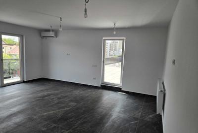 Apartament cu 4 camere decomandat în Exterior Vest - 2