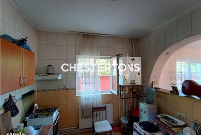 Casă cu 4 camere în Crețești