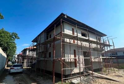 Casă cu 4 camere decomandat în Central