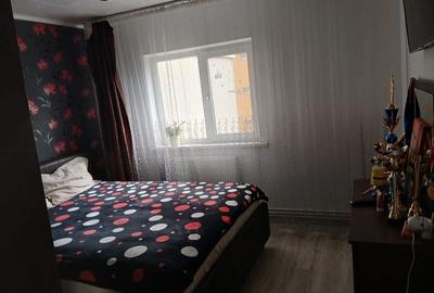 Apartament cu 3 camere decomandat în Uiești - 5