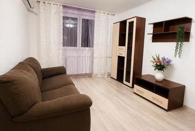 Apartament cu 3 camere decomandat în Lacul Tei