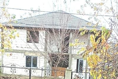 Casă individuală cu 7 camere cu Teren 800 Mp în Tărtășești - 2