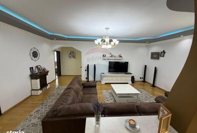 Casă cu 4 camere cu Teren 557 Mp în Central