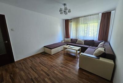 Apartament cu 3 camere decomandat, mobilat în Lujerului