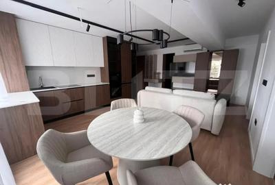 Apartament cu 3 camere semidecomandat în Central