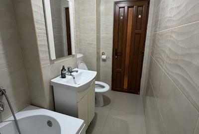 Apartament cu 2 camere decomandat în Uiești
