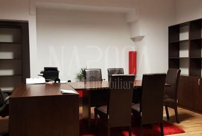 Apartament cu 6 camere semidecomandat în Central
