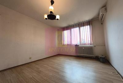 Apartament cu 3 camere semidecomandat în Cotroceni