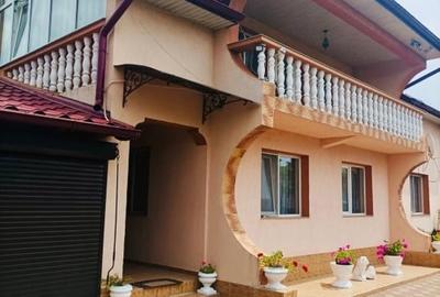 Casă individuală cu 8 camere cu Garaj în Vlădeni