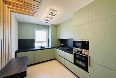 Apartament cu 3 camere decomandat în Tractorul