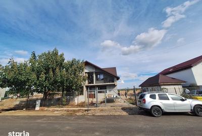 Casă cu 4 camere cu Teren 180 Mp în Cazasu