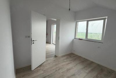 Apartament cu 3 camere decomandat în Giarmata - 3