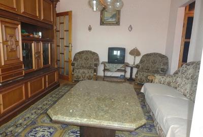 Apartament cu 3 camere semidecomandat în Micălaca
