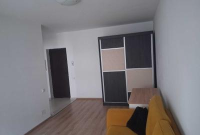 Apartament cu 2 camere decomandat în Apărătorii Patriei