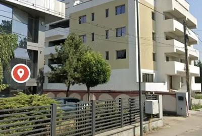 Apartament cu 3 camere decomandat în Ostroveni