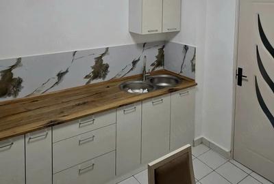 Apartament cu 2 camere decomandat în Valea Adâncă
