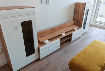 Apartament cu 3 camere semidecomandat în Tractorul - 2