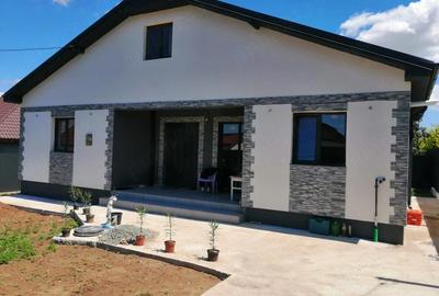 Casă cu Teren 420 Mp în Valu lui Traian