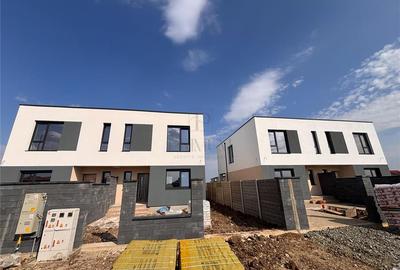 Duplex cu 4 camere cu Canalizare în Moșnița Nouă