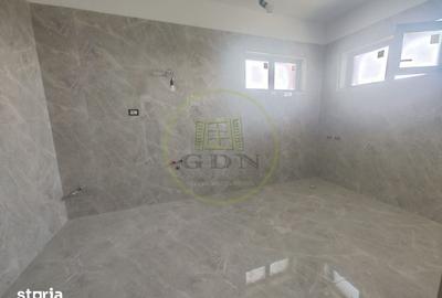 Casă cu 5 camere cu Teren 468 Mp în Malu Mare