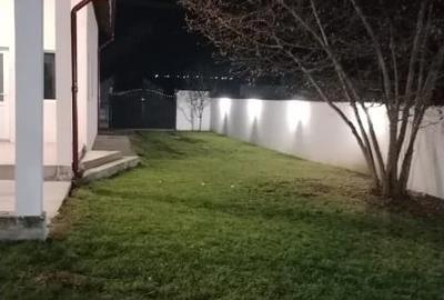 Casă cu Teren 2500 Mp în Central