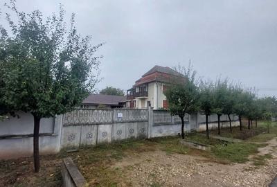 Casă cu 4 camere în Sânlazăr - 3