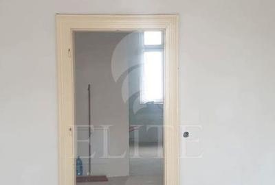 Apartament cu 4 camere în Central - 19
