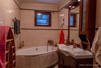 Duplex cu 7 camere cu Canalizare în Moinești - 6