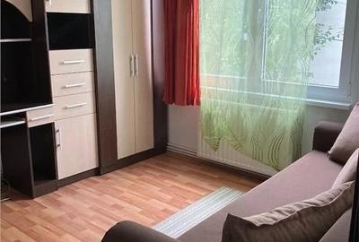 Garsonieră decomandată, mobilată în Central
