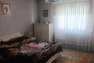 Casă cu 4 camere cu Teren 1030 Mp în Est