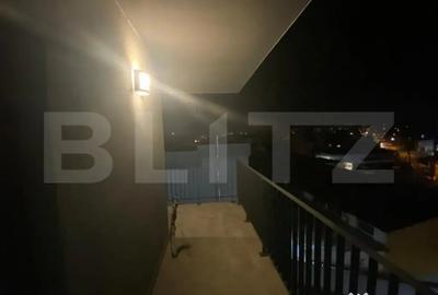 Apartament cu 3 camere semidecomandat în Calea București