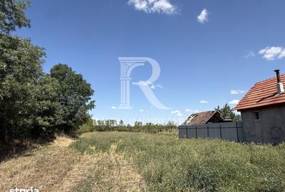 Teren de 2600 mp, în Tinca