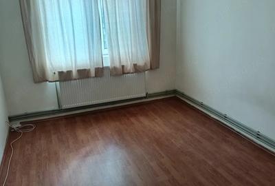 Apartament cu 2 camere semidecomandat în Fetești-Gară - 6