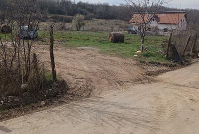 Teren de 630 mp, în Budești