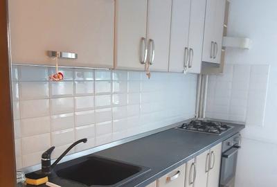 Apartament cu 2 camere decomandat în Berceni